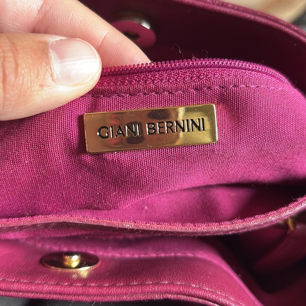 Giani Bernini Purse. New condition. - Picture 8 of 10
